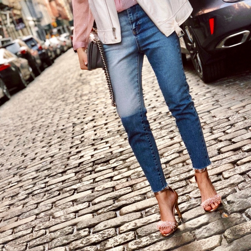 Asymmetrical Color Jeans - Picture 2 of 3